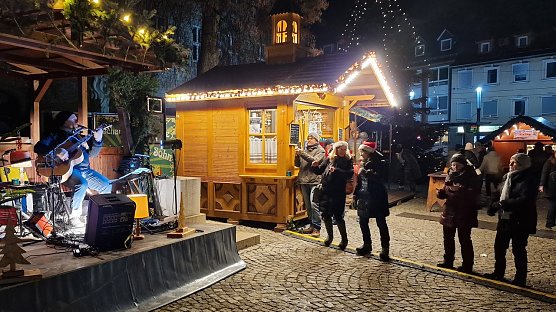 Weihnachtskonzert mit Ronald G&auml;&szlig;lein (Foto: nnz)