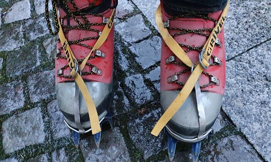Steigeisenbew&auml;hrte Wanderschuhe waren gestern gefragt (Foto: B.Schwarzberg)