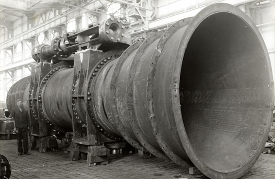 Historische Aufnahmen von den Rohren der Bleiloch-Talsperre (Foto: SBN)