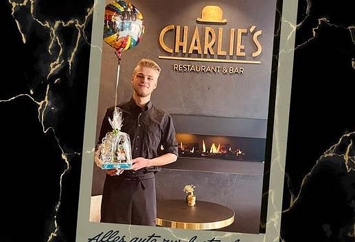 Präsente für den frisch gebackenen Retsaurantfachmann (Foto: Charlie's) Präsente für den frisch gebackenen Retsaurantfachmann (Foto: Charlie's)