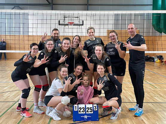 Die Bleicher&ouml;der Volleyballerinnen kamen mit drei Punkten nach Hause (Foto: Andre Kretzschmar)