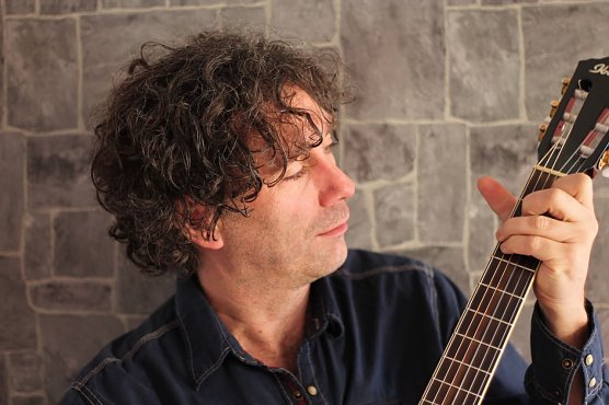 Dirk Gro&szlig;st&uuml;ck spielt Reinhard Mey (Foto: Stadt Nordhausen)