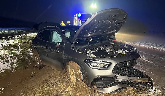 Unfall heute Abend bei Hesserode (Foto: S.Dietzel) Unfall heute Abend bei Hesserode (Foto: S.Dietzel)