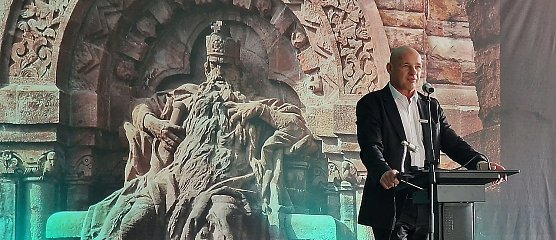 Bank-Vorstand Peter Herbst bei der Begr&uuml;&szlig;ung (Foto: nnz)