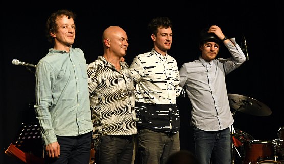 Beim Doppelkonzert in der Cyriaci Kapelle: Kaisers New World (Foto: Uwe Pioch) Beim Doppelkonzert in der Cyriaci Kapelle: Kaisers New World (Foto: Uwe Pioch)