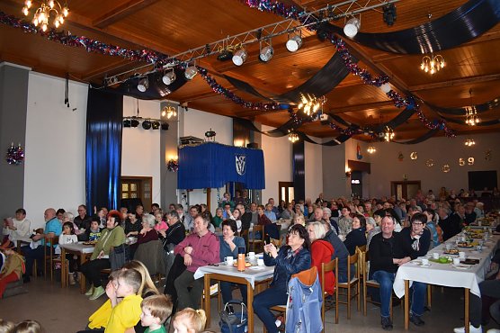 Oma und Opa Tag bei den "Kleinen Entdeckern" (Foto: Beanke Juch)