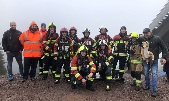 Feuerwehrleute aus Harztor in Oberhof (Foto: C.Burkert) Feuerwehrleute aus Harztor in Oberhof (Foto: C.Burkert)