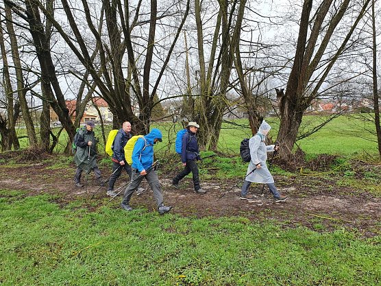 Schlammschlacht auf dem Wanderweg (Foto: Bodo Schwarzberg)