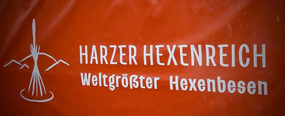 Vom Harzer Hexenreich ist noch nicht viel zu sehen, doch das soll sich bald &auml;ndern denn gestern wurde der Grundstein f&uuml;r das Gro&szlig;projekt gelegt (Foto: agl)