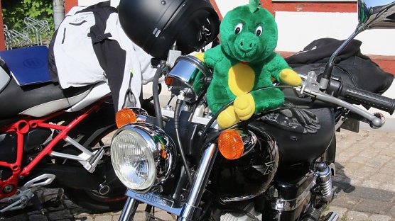 Tabaluga musste nat&uuml;rlich mit - am Samstag rief man in Nordhausen zur Ausfahrt f&uuml;r den guten Zweck, die Spendensumme wird der Maffay-Stiftung zukommen (Foto: agl)