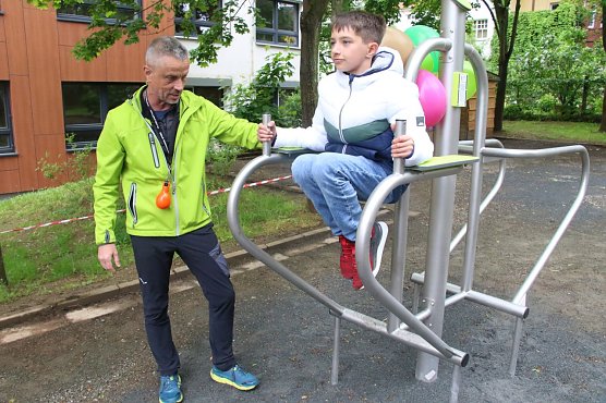 Sportlehrer Alf Schiek gibt Tipps für die richtige Technik (Foto: agl) Sportlehrer Alf Schiek gibt Tipps für die richtige Technik (Foto: agl)
