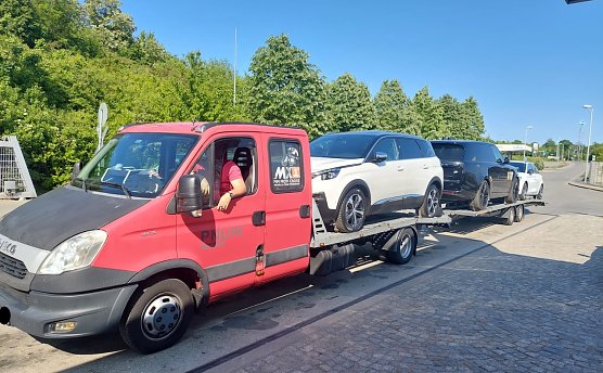 Deutlich &uuml;berm Limit war dieser Pfingsttransporter unterwegs (Foto: Autobahnpolizei)