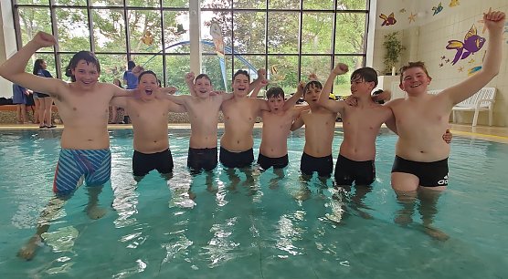 So sehen Sieger aus: die Jungs aus dem Humboldt Gymnasium (Foto: C.Keil) So sehen Sieger aus: die Jungs aus dem Humboldt Gymnasium (Foto: C.Keil)