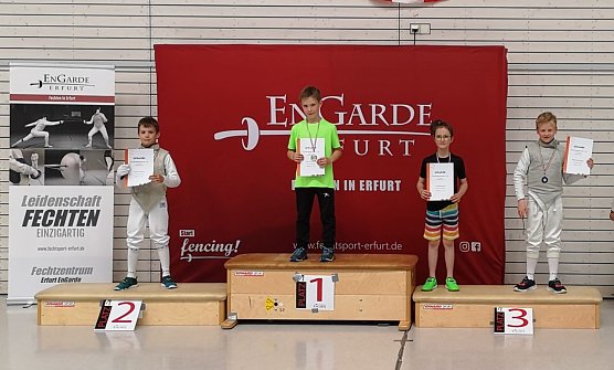 Thore Wernecke vom FSC Nordhausen ist Landesmeister mit dem Florett (Foto: Susanne Nikoleizig) Thore Wernecke vom FSC Nordhausen ist Landesmeister mit dem Florett (Foto: Susanne Nikoleizig)