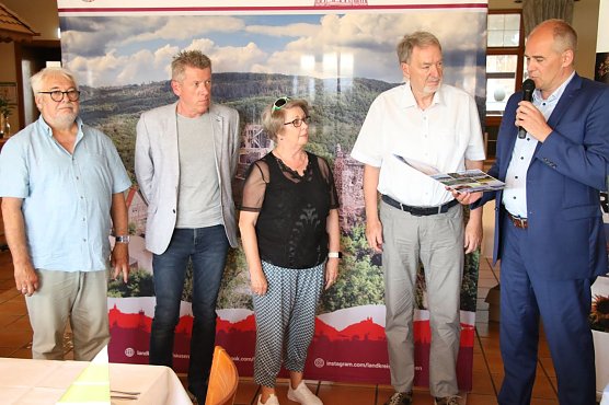 Seit 40 Jahren auf Wanderschaft: der F&ouml;rderverein Karstwanderweg (Foto: agl)