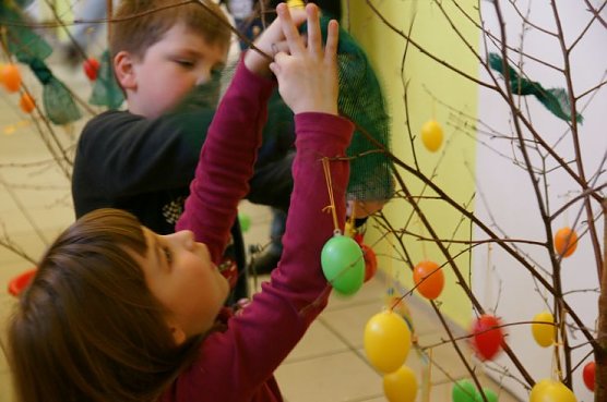 Die Kindergartenkinder bringen Farbe in das MEGEHA (Foto: Mathias Daniel) Die Kindergartenkinder bringen Farbe in das MEGEHA (Foto: Mathias Daniel)