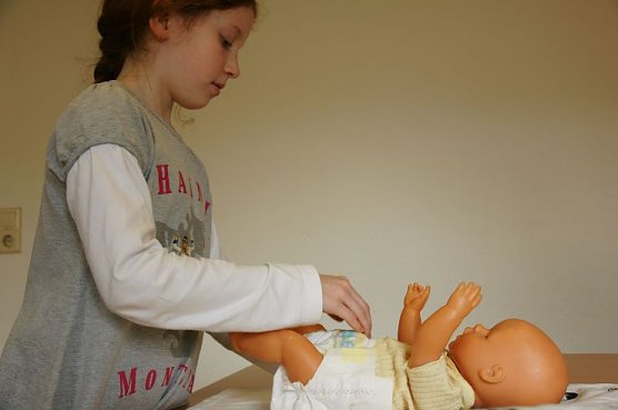 Auch Wickeln geh&ouml;rte zur Haushaltsrallye (Foto: Mathias Daniel)