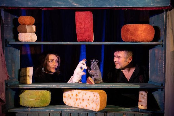 Das Erfreuliche Theater aus Erfurt erzählt die Geschichte von "Romy und Julian" (Foto: Studio 44) Das Erfreuliche Theater aus Erfurt erzählt die Geschichte von "Romy und Julian" (Foto: Studio 44)