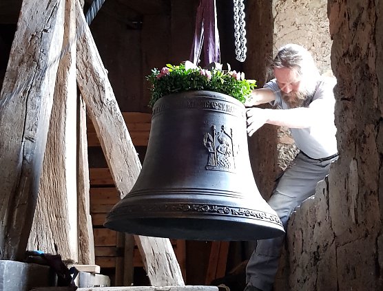 Neue Glocke in Elende aufgehangen (Foto: R.Englert)