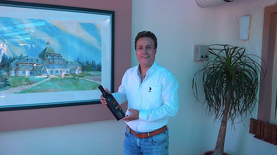 Hossein Marjani ist Gastronom und Hoteldirektor mit Herz und Seele. (Foto: Kurt Frank) Hossein Marjani ist Gastronom und Hoteldirektor mit Herz und Seele. (Foto: Kurt Frank)