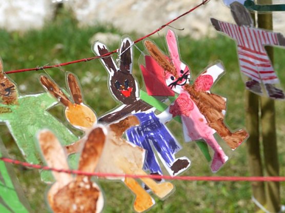 Selbstgebastelte Osterdekoration der Npordh&auml;user Kinderg&auml;rten (Foto: Angelo Glashagel)