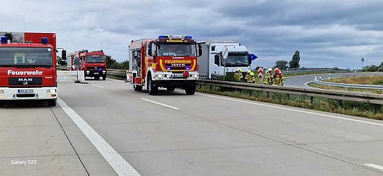 Siebenst&uuml;ndige Sperrung der a 38 mit kilometerlangem Stau gestern (Foto: Feuerwehr Sundhausen)