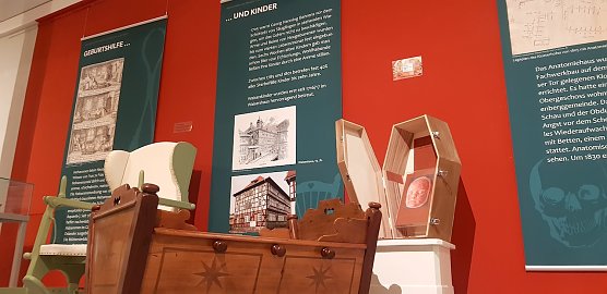 F&uuml;hrung durch die Sonderausstellung (Foto: Stadtverwaltung Nordhausen)