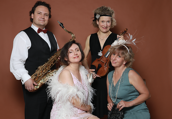 Das "Dream Quartett" entf&uuml;hrt in die Vergangenheit (Foto: Dream Quartett)