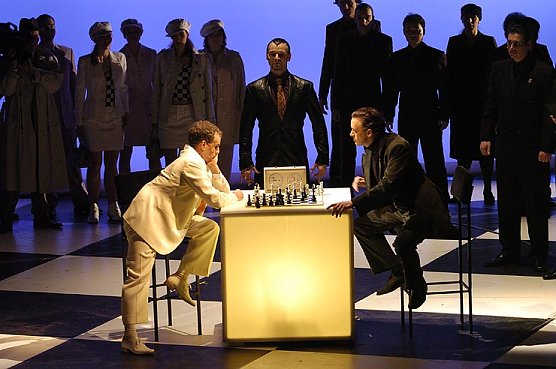 Schach im Theater (Foto: R. Obst) Schach im Theater (Foto: R. Obst)
