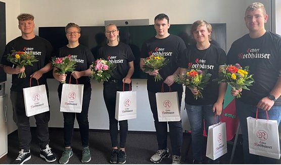 Sechs neue Auszubildende für Nordbrand Nordhausen (Foto: Nordbrand Nordhausen) Sechs neue Auszubildende für Nordbrand Nordhausen (Foto: Nordbrand Nordhausen)