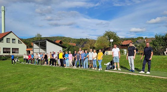 Karatekas besuchten die Golfer in Neustadt (Foto: S.Schr&ouml;ter)
