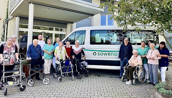 Ein neuer Bus für das Seniorenheim in Niedersachswerfen (Foto: soweno) Ein neuer Bus für das Seniorenheim in Niedersachswerfen (Foto: soweno)