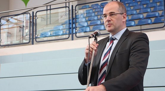 Steht der Landrat in der rechten Ecke? Aufkl&auml;rungsversuche im Interview (Foto: nnz Archiv)