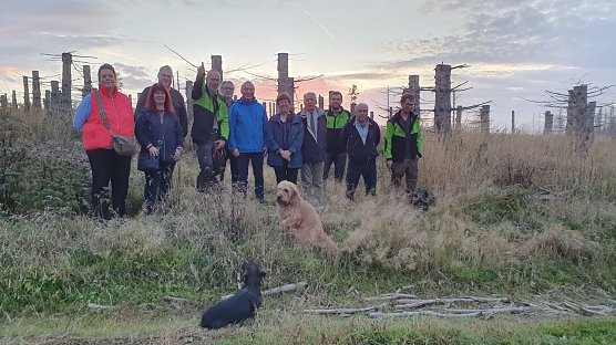 Der Umweltausschuss des Kreises auf Exkursion im Südharz (Foto: ThüringenForst) Der Umweltausschuss des Kreises auf Exkursion im Südharz (Foto: ThüringenForst)