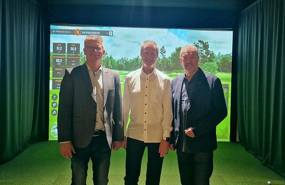 v.l.: Andr&eacute; Materlik, Andreas Meyer und Uwe Lier bei der Jubil&auml;umsfeier der LK Sportmarketing GmbH (Foto: NUV)