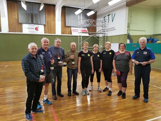 Zw&ouml;lf Sportfreunde nahmen an der Stadtmeisterschaft der Senioren im Tischtennis teil (Foto: J. Mehne)