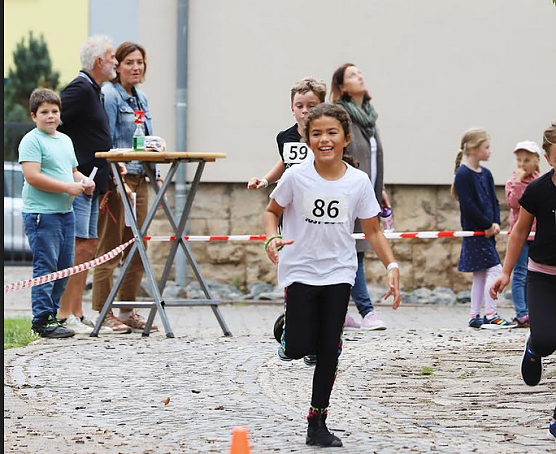 Spendenlauf an der evangelischen Grundschule Nordhausen (Foto: Sascha Gösel) Spendenlauf an der evangelischen Grundschule Nordhausen (Foto: Sascha Gösel)