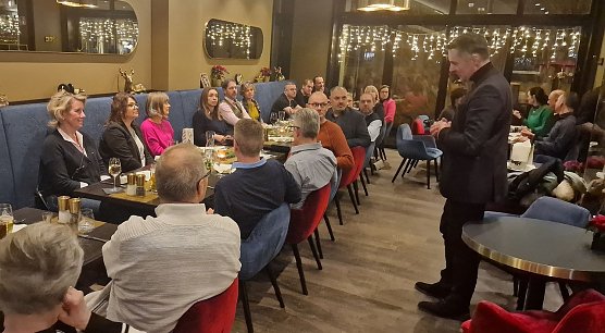 Zu Gast in Nordhausen: NUV-Chef Niels Neu begr&uuml;&szlig;t die G&auml;ste (Foto: nnz)