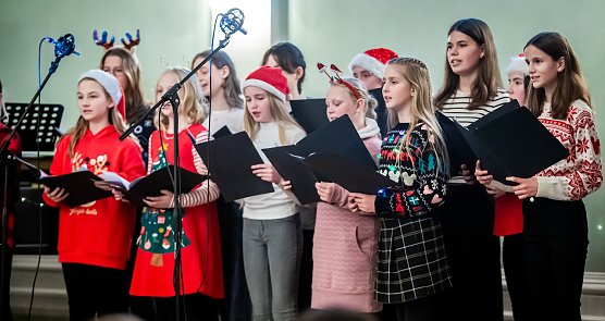 Begeosterndes Weihnachtskonzert im Humboldt-Gymnasium (Foto: C.Keil)