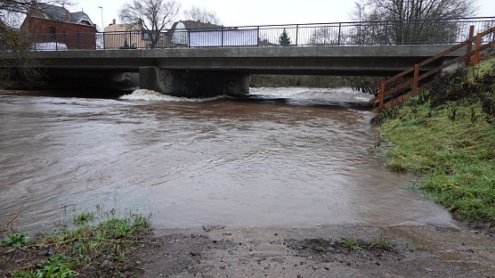 Die Zorge an der sanierten Br&uuml;cke in Nordhausen (Foto: nnz)