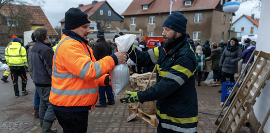 Hochwasserabwehr in Sundhausen (Foto: Sven Tetzel)