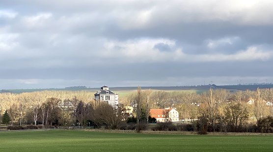 Das milde, windige und regnerische Wetter h&auml;lt auch &uuml;ber den Jahreswechsel an (Foto: oas)