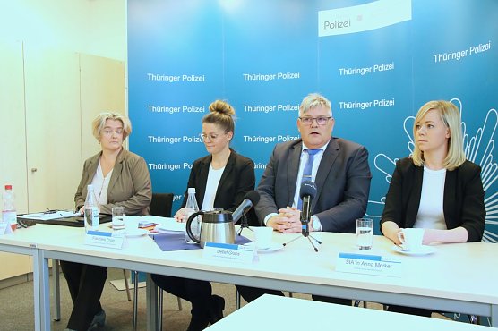 Polizei, Staatsanwaltschaft und Post arbeiten bei den Ermittlungen zusammen (Foto: agl) Polizei, Staatsanwaltschaft und Post arbeiten bei den Ermittlungen zusammen (Foto: agl)