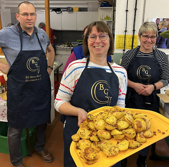 30. Kartoffelscheibenessen in Görsbach (Foto: Dominik Wiederhold) 30. Kartoffelscheibenessen in Görsbach (Foto: Dominik Wiederhold)