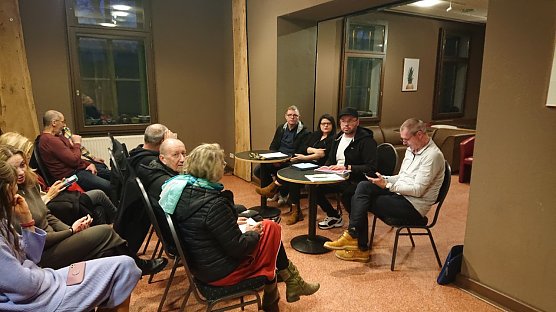 Die Gesch&auml;fts- und Vereinsleitung des Kreisjugendrings lud die Vereine gestern ins Clubhaus um &uuml;ber die Zukunft zu sprechen (Foto: agl)