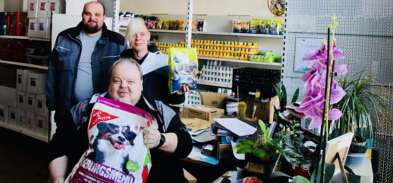 v.l.: Florian Heydecke, Marko Sewert und Nicole Stange setzen sich in Sollstedt f&uuml;r Tierwohl und Bed&uuml;rftige ein (Foto: agl)