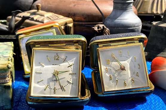 Garagenflohmarkt (Foto: Susanne Schedwill) Garagenflohmarkt (Foto: Susanne Schedwill)