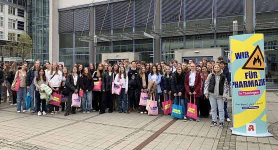 Sch&uuml;ler des Humboldt Gymnasiums Nordhausen besuchten am Tag der Pharmazie die Friedrich-Schiller-Universit&auml;t in Jena  (Foto: Heike Ludewig)