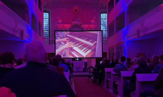 Kirche einmal anders � ein besonders Erlebnis f&uuml;r Fans der Orgelmusik mit Nico Wieditz (Foto: Maik Schr&ouml;ter)