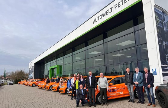 Skoda Fabia an Diakonie &uuml;bergeben (Foto: AHP)